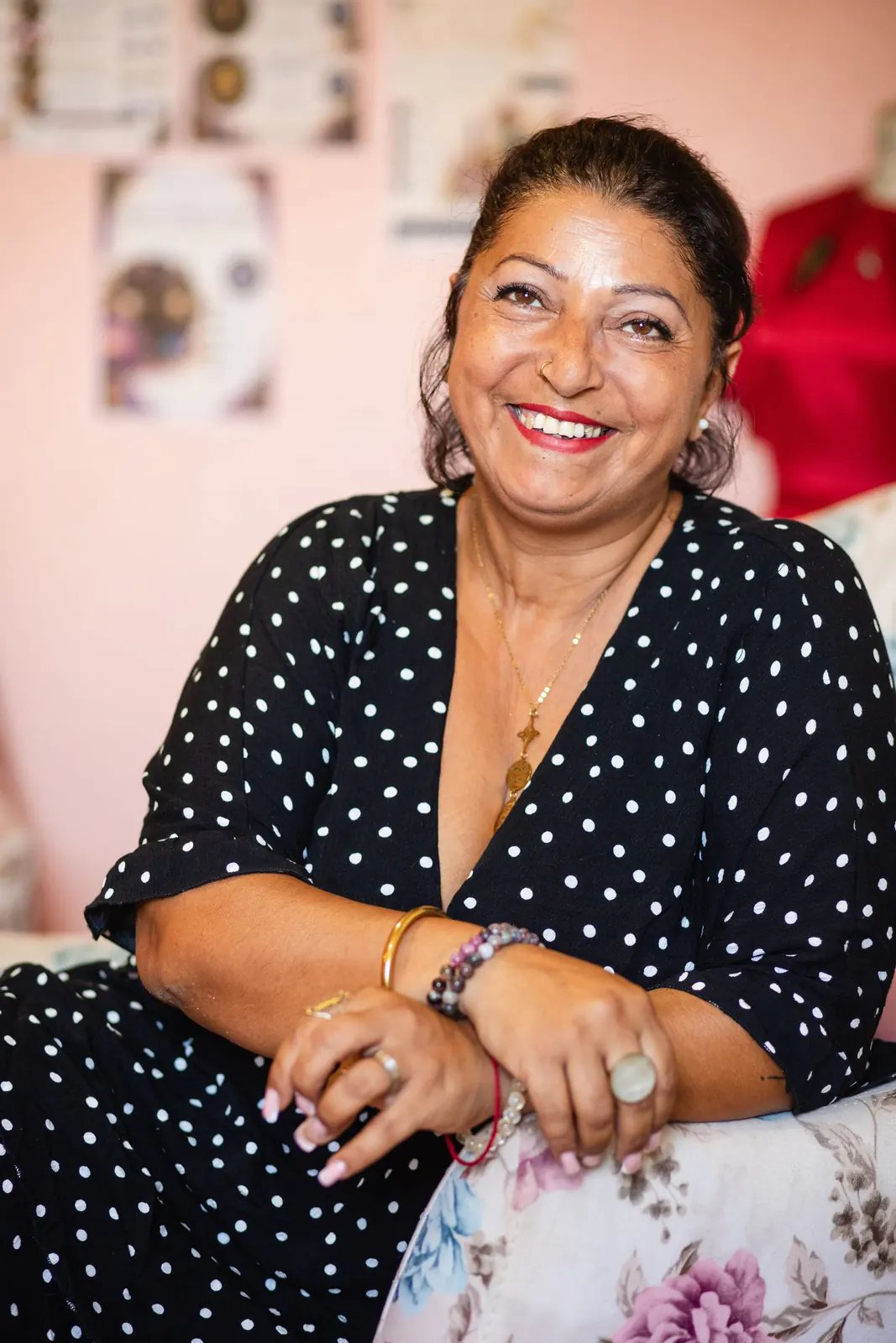 Aïcha Dallech en portrait au Cabinet des Charmes, Béziers